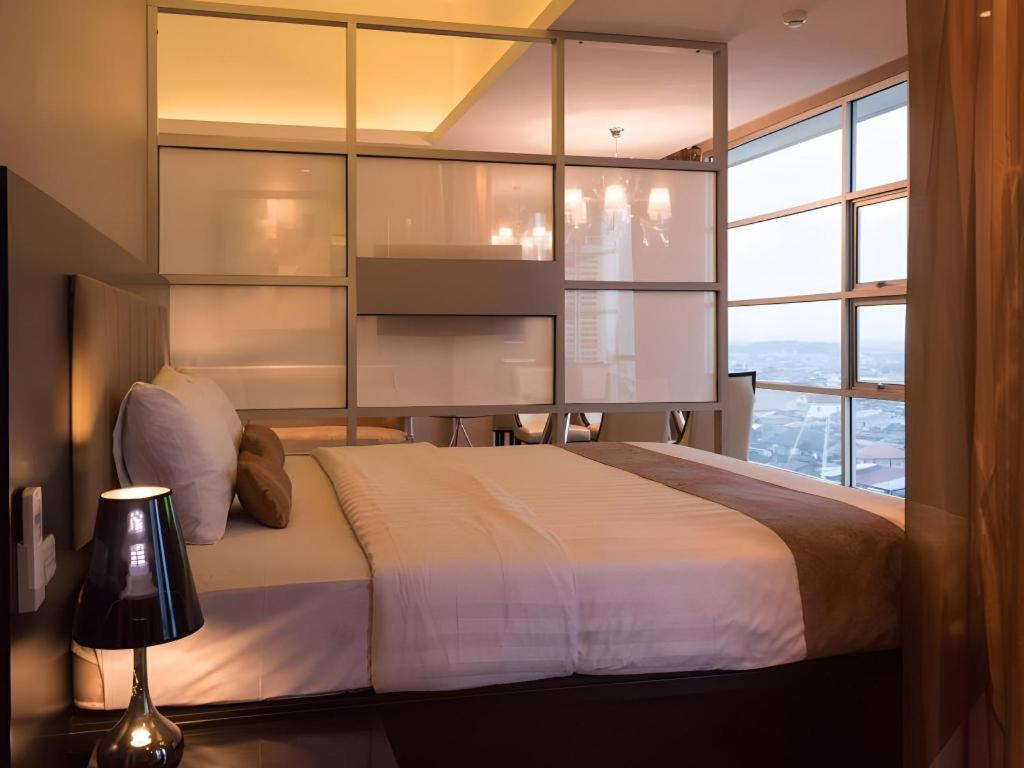 Gajahmada Avara Boutique Hotel Pontianak Exterior photo